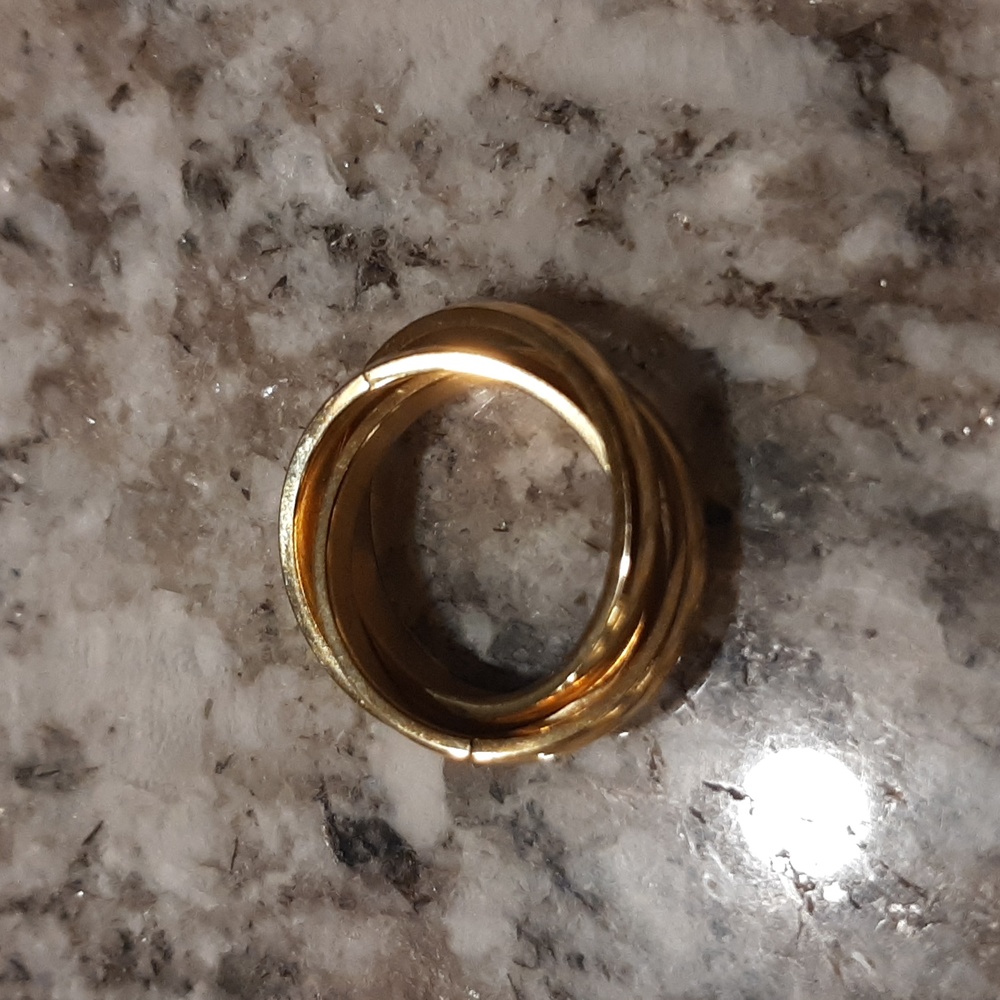 Gold ring  size 8 shein